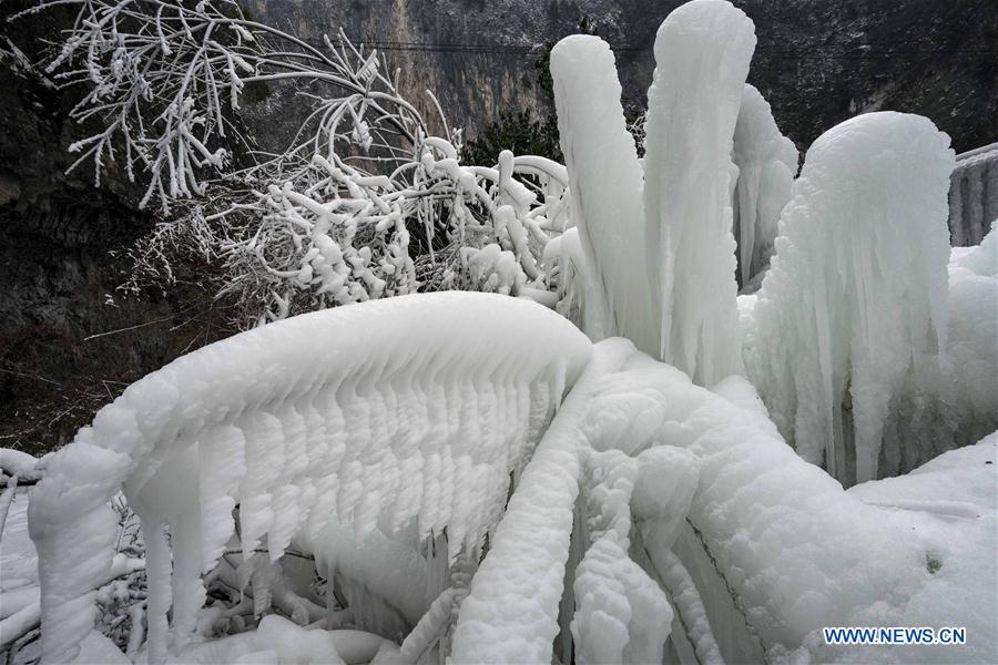 CHINA-HUBEI-NATIONAL HIGHWAY-ICICLES (CN)