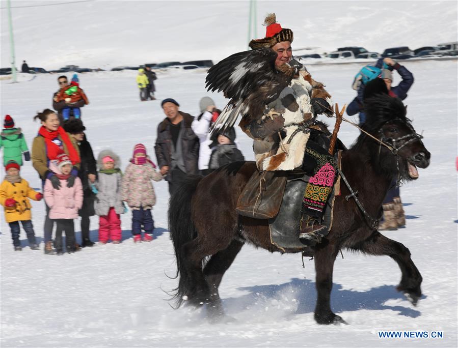 MONGOLIA-ULAN BATOR-SPRING GOLDEN EAGLE FESTIVAL