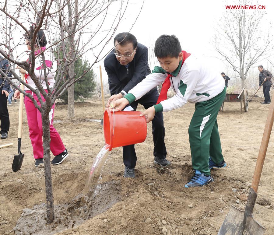 CHINA-BEIJING-LEADERS-TREE PLANTING (CN)