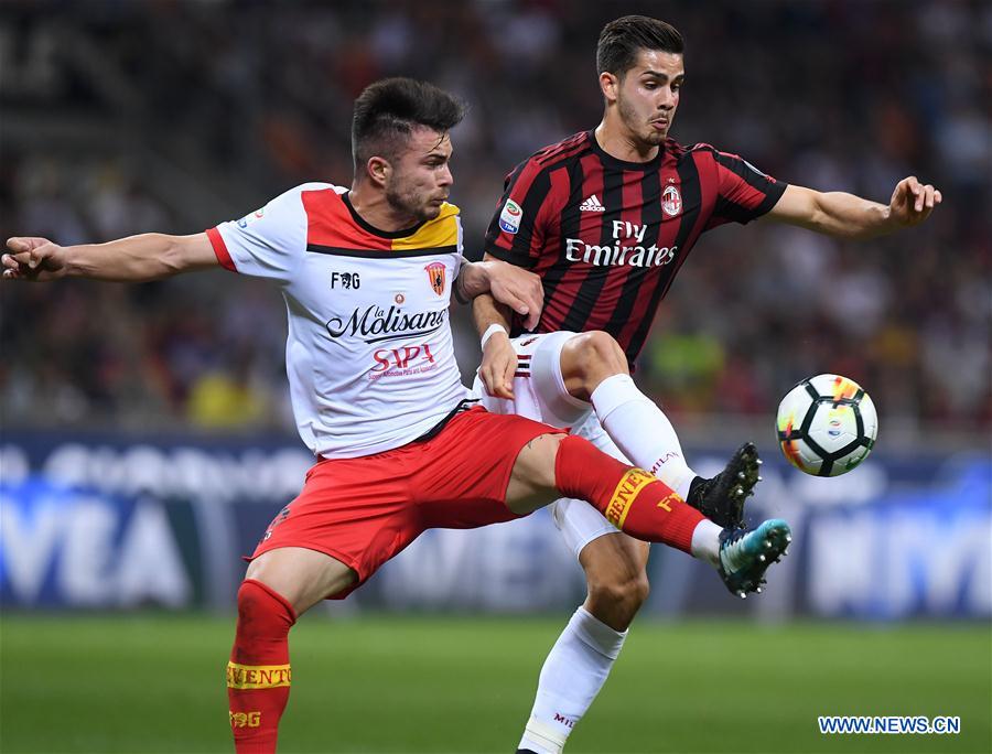 (SP)ITALY-MILAN-SOCCER-SERIE A-AC MILAN-BENEVENTO