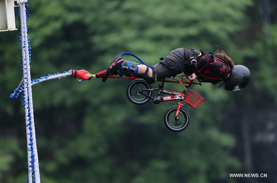 #CHINA-HUNAN-ZHANGJIAJIE-BUNGEE JUMPING (CN)