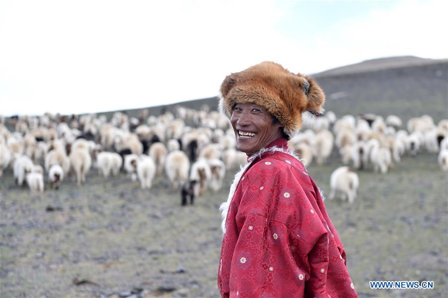 Xinhua Headlines: Relocation changing lives on Tibetan plateau