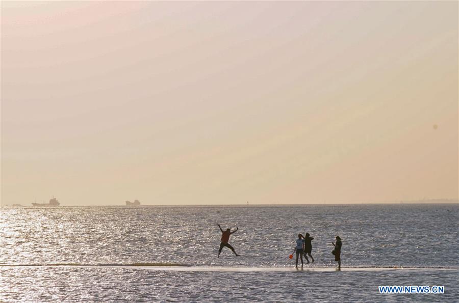 CHINA-FUJIAN-JINJIANG-COAST-LANDSCAPE-SANDBAR (CN)