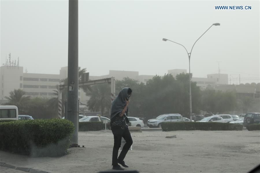 KUWAIT-HAWALLI GOVERNORATE-HEAVY DUST