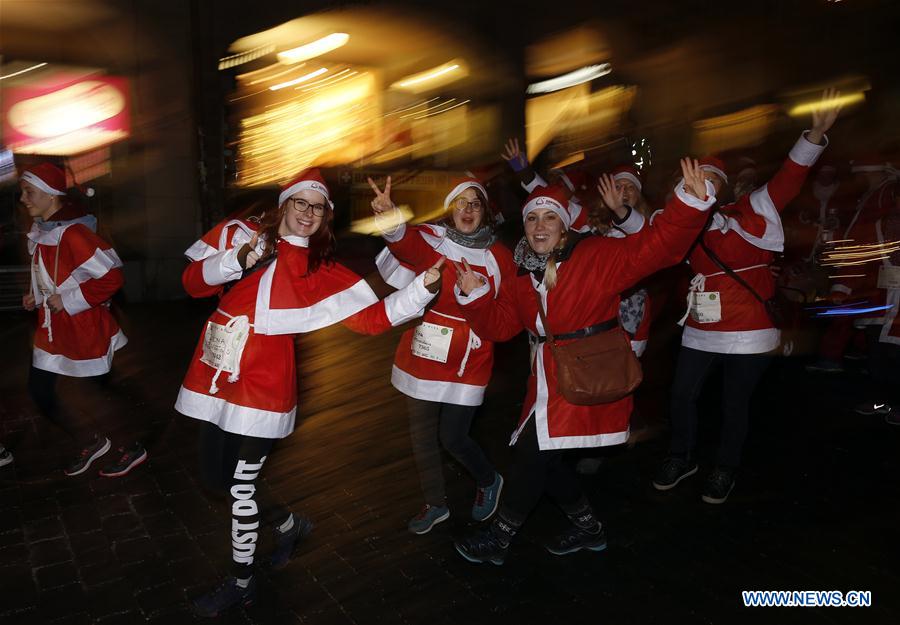 SWITZERLAND-BERN-SANTA RUN