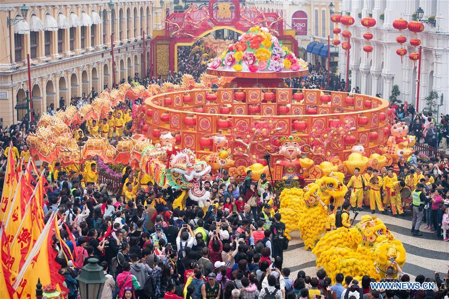 CHINA-MACAO-SPRING FESTIVAL-CELEBRATION-DRAGON DANCE (CN)