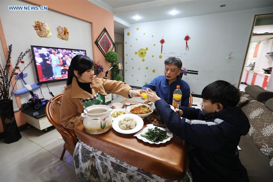 CHINA-CHANGSHA-SPRING FESTIVAL TRAVEL RUSH-TRAIN ATTENDANT (CN)