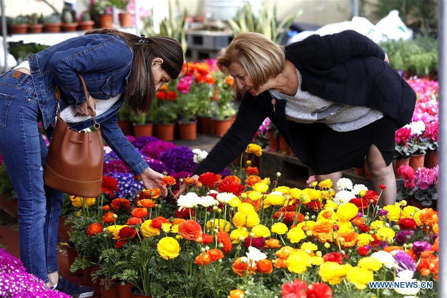 LEBANON-BEIRUT-MOTHER'S DAY-FLOWER