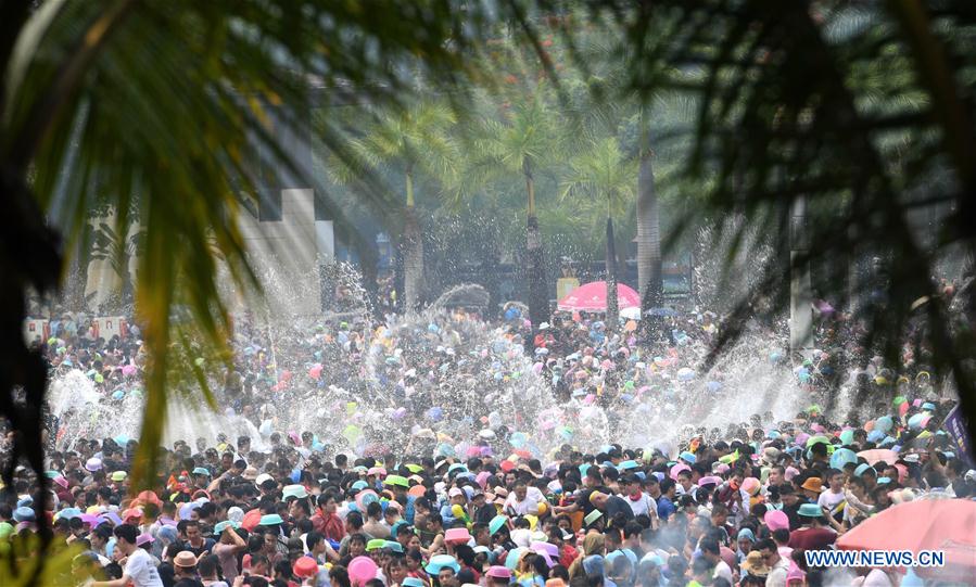 CHINA-YUNNAN-XISHUANGBANNA-WATER SPRINKLING FESTIVAL (CN)