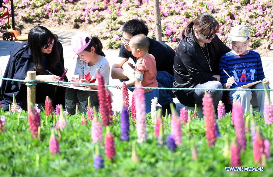 CHINA-LABOR DAY HOLIDAY-FLOWER (CN)