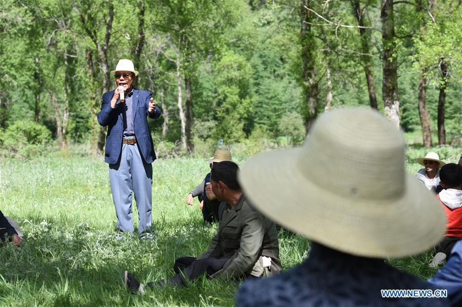 CHINA-GANSU-HEZHENG-FOLK SONG PERFORMANCE (CN)