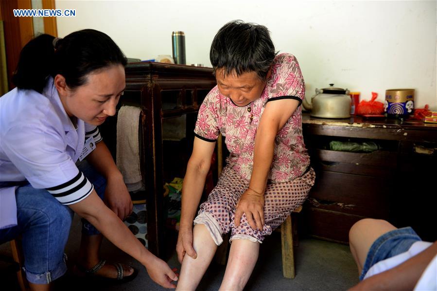 CHINA-ANHUI-XIUNING-VILLAGE DOCTOR (CN)