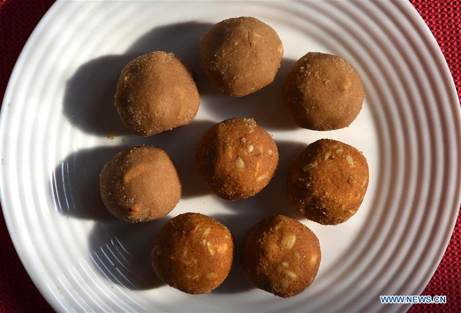 INDIA-NEW DELHI-DESSERT-LADOO