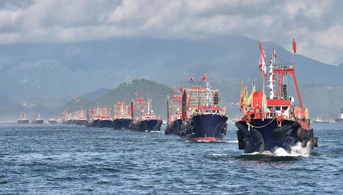 Fishing boats parade held to celebrate 20th anniv. of HK's return to motherland