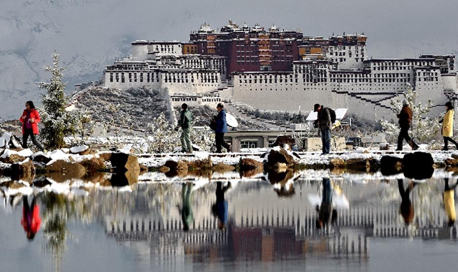 In pics: Scenery of Lhasa after snowfall