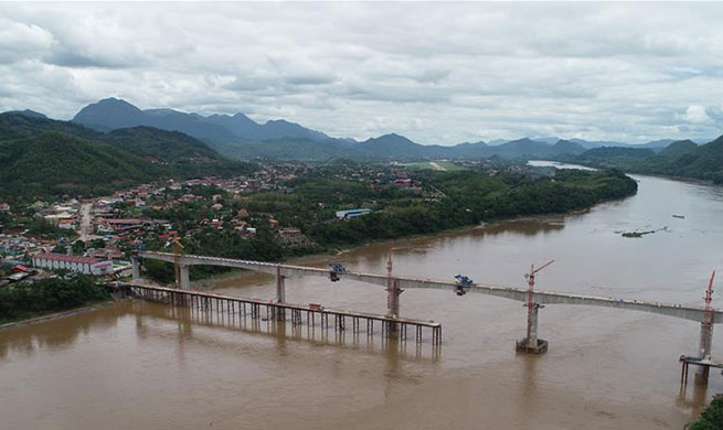 Main section of China-Laos Railway bridge over Mekong River completed