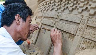 Sand sculptures created to greet upcoming G20 summit