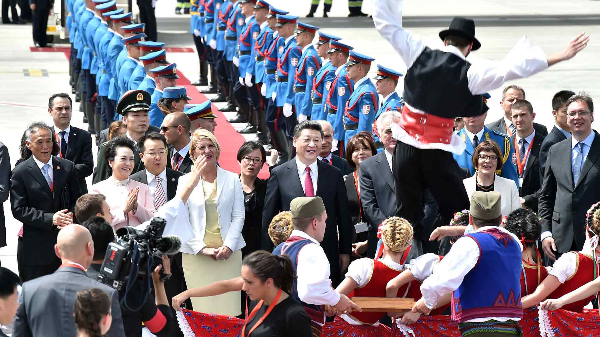 習(xí)近平抵達(dá)貝爾格萊德 開始對(duì)塞爾維亞共和國(guó)進(jìn)行國(guó)事訪問