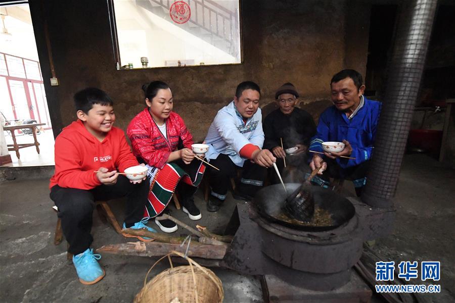 （輝煌60年·壯美新廣西·圖文互動）（2）和睦相處一家親 攜手并進(jìn)謀發(fā)展——廣西民族團結(jié)發(fā)展觀察