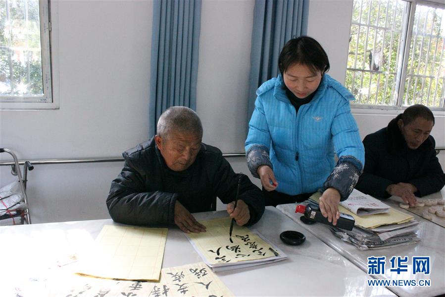 （在習(xí)近平新時(shí)代中國(guó)特色社會(huì)主義思想指引下——新時(shí)代新作為新篇章·總書記關(guān)切脫貧事·圖文互動(dòng)）（3）醫(yī)療扶貧，照亮貧困家庭的明天