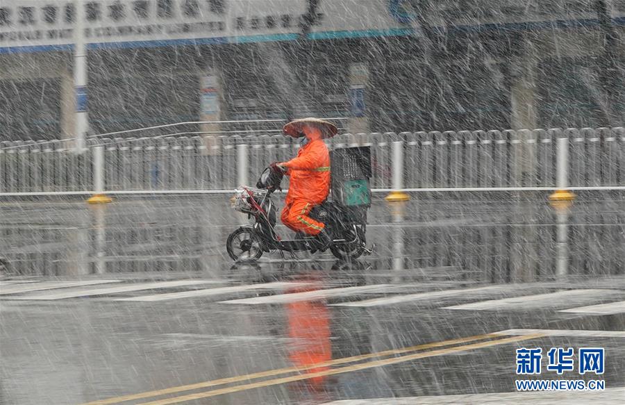 （聚焦疫情防控）（11）武漢迎來(lái)雨雪降溫天氣