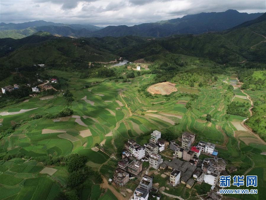 （在習(xí)近平新時代中國特色社會主義思想指引下——新時代新作為新篇章·習(xí)近平總書記關(guān)切事·圖文互動）（4）新生活、新盼頭——脫貧攻堅新形勢速覽