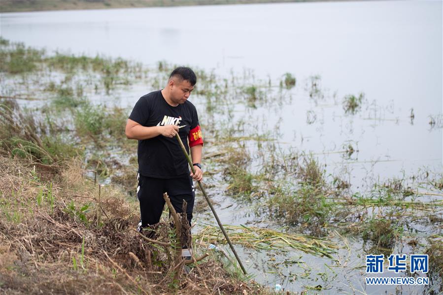 （防汛抗洪·圖文互動(dòng)）（2）在大堤上成長，為人民守護(hù)——洪水中的青年“生力軍”