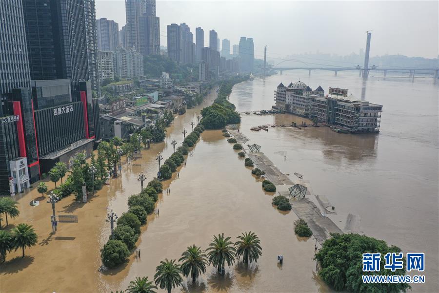 （防汛抗洪·圖文互動）（10）救援，在被洪水漫過的街巷之間——直擊重慶長江、嘉陵江抗洪一線