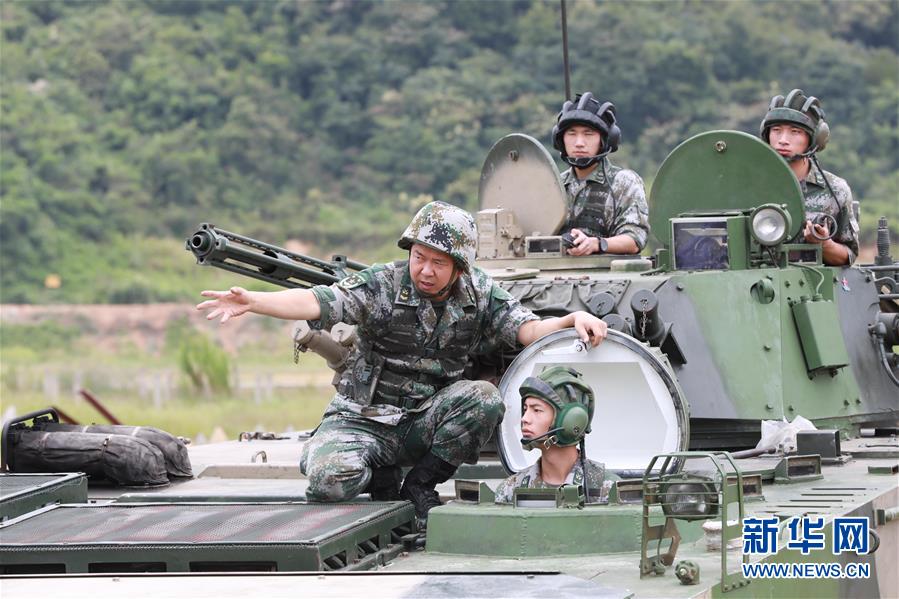 （圖文互動）（1）新時(shí)代的“勝戰(zhàn)先鋒”——第72集團(tuán)軍某旅兩棲裝甲技師譚斌生死沖鋒盡顯勝戰(zhàn)本色