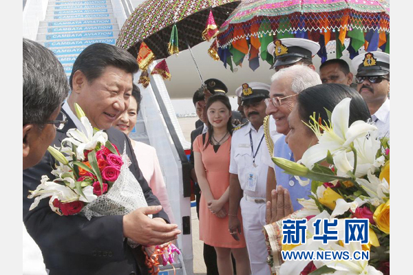 9月17日，國家主席習近平抵達古吉拉特邦艾哈邁達巴德市，開始對印度進行國事訪問。 新華社記者 鞠鵬 攝