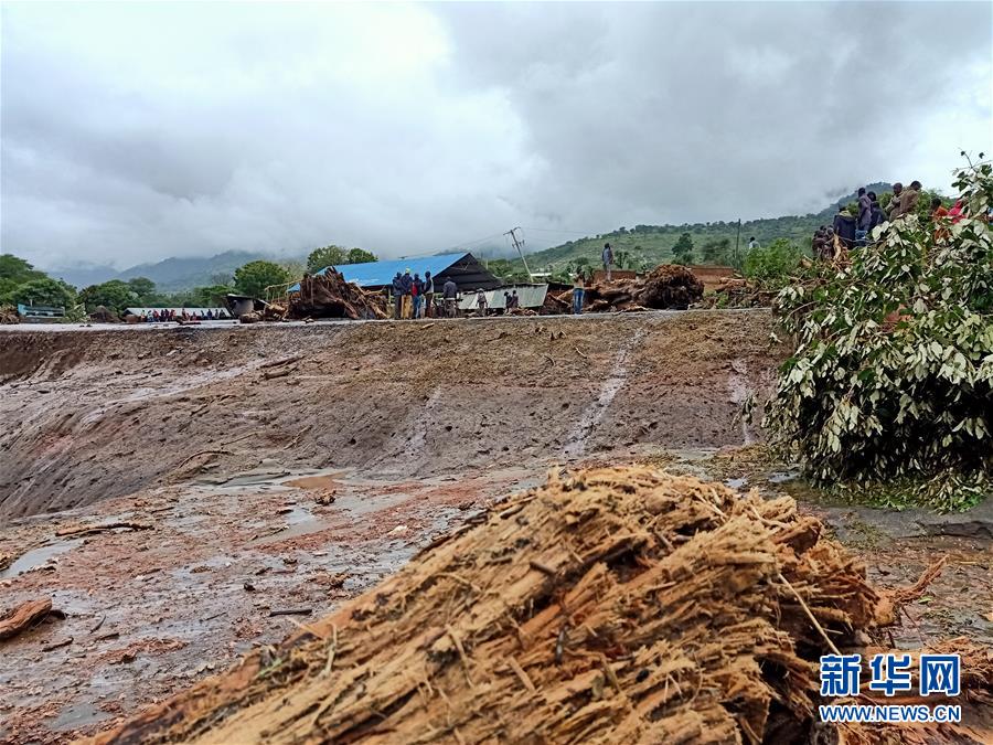 （國(guó)際）（1）肯尼亞山體滑坡死亡人數(shù)升至37人