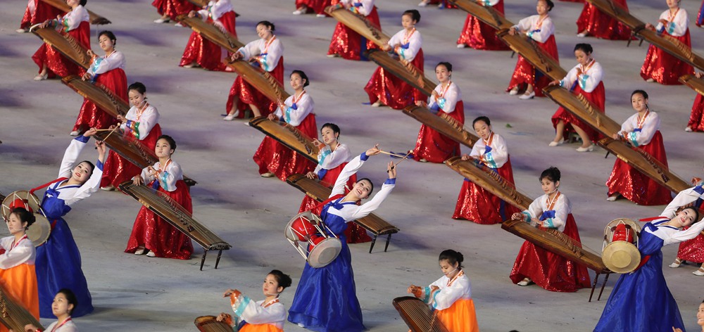 朝鮮大型團(tuán)體操和藝術(shù)演出《人民的國(guó)家》在平壤舉行首演